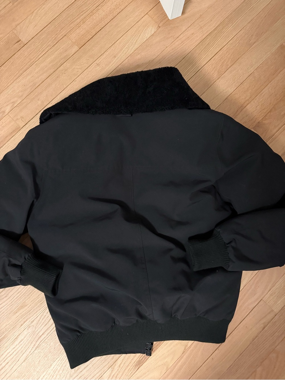Like new Canada Goose Bomber Jacket with Sherpa Collar - Picture 14 of 15